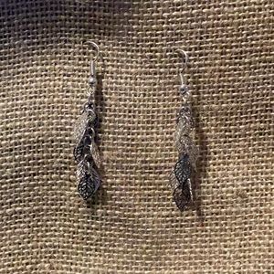 Feather silver dangly light weight earrings